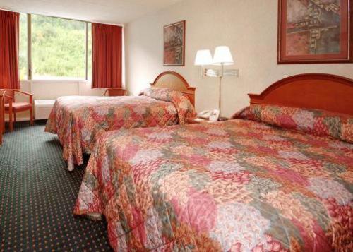 Days Inn Port Jervis Стая снимка