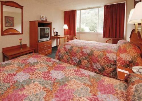 Days Inn Port Jervis Стая снимка